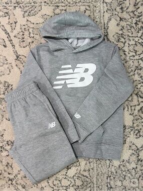 New Balance Grey Kids Hoodie and Sweatpants Set with White Logo